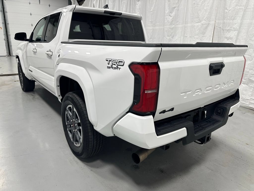Used 2024 Toyota Tacoma TRD Sport AWD/4WD image 5
