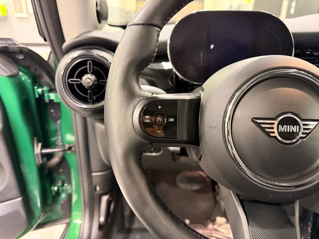 Certified 2022 MINI Cooper SE image 13