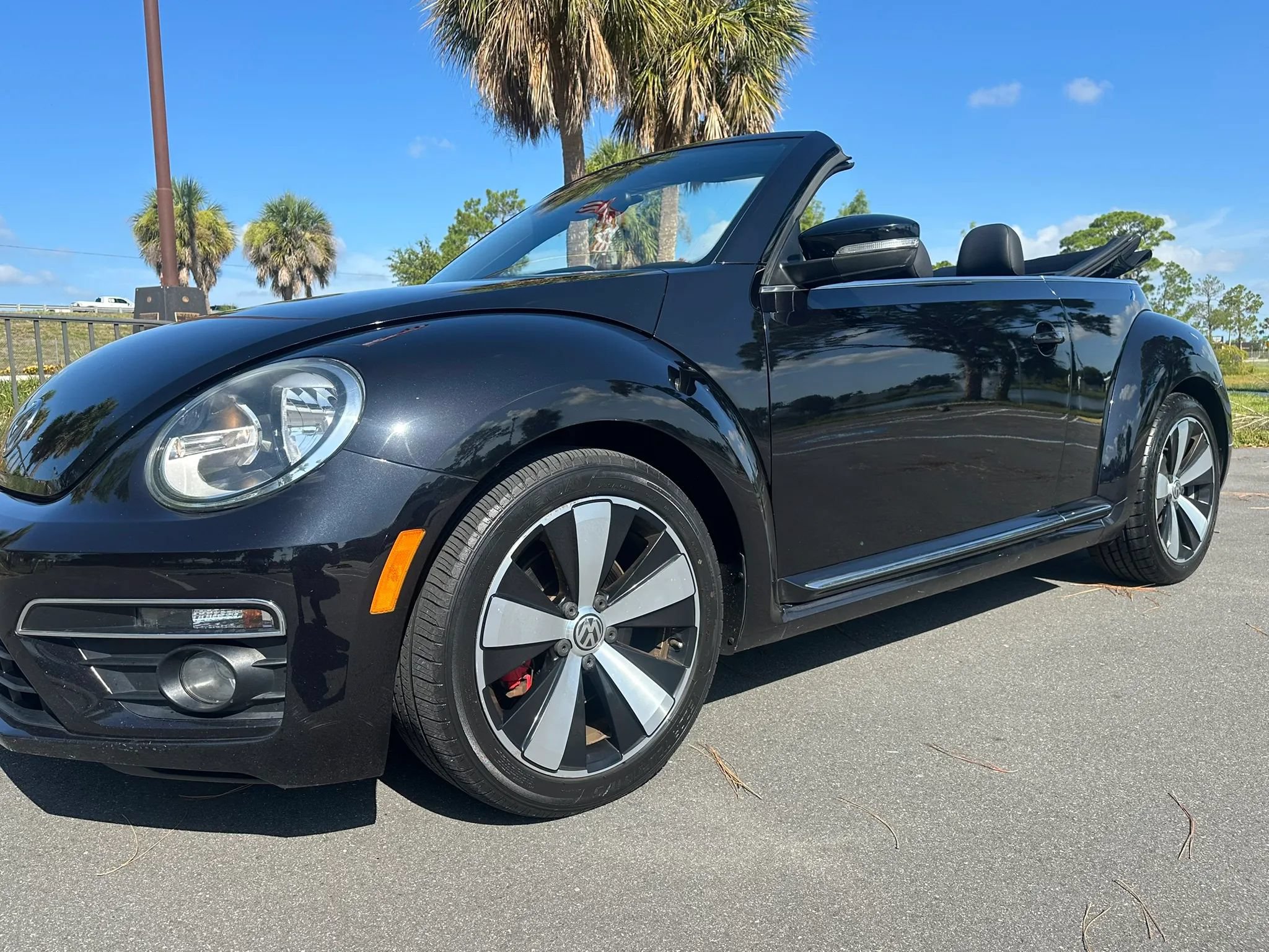 Used 2013 Volkswagen Beetle 2.0T FWD image 6