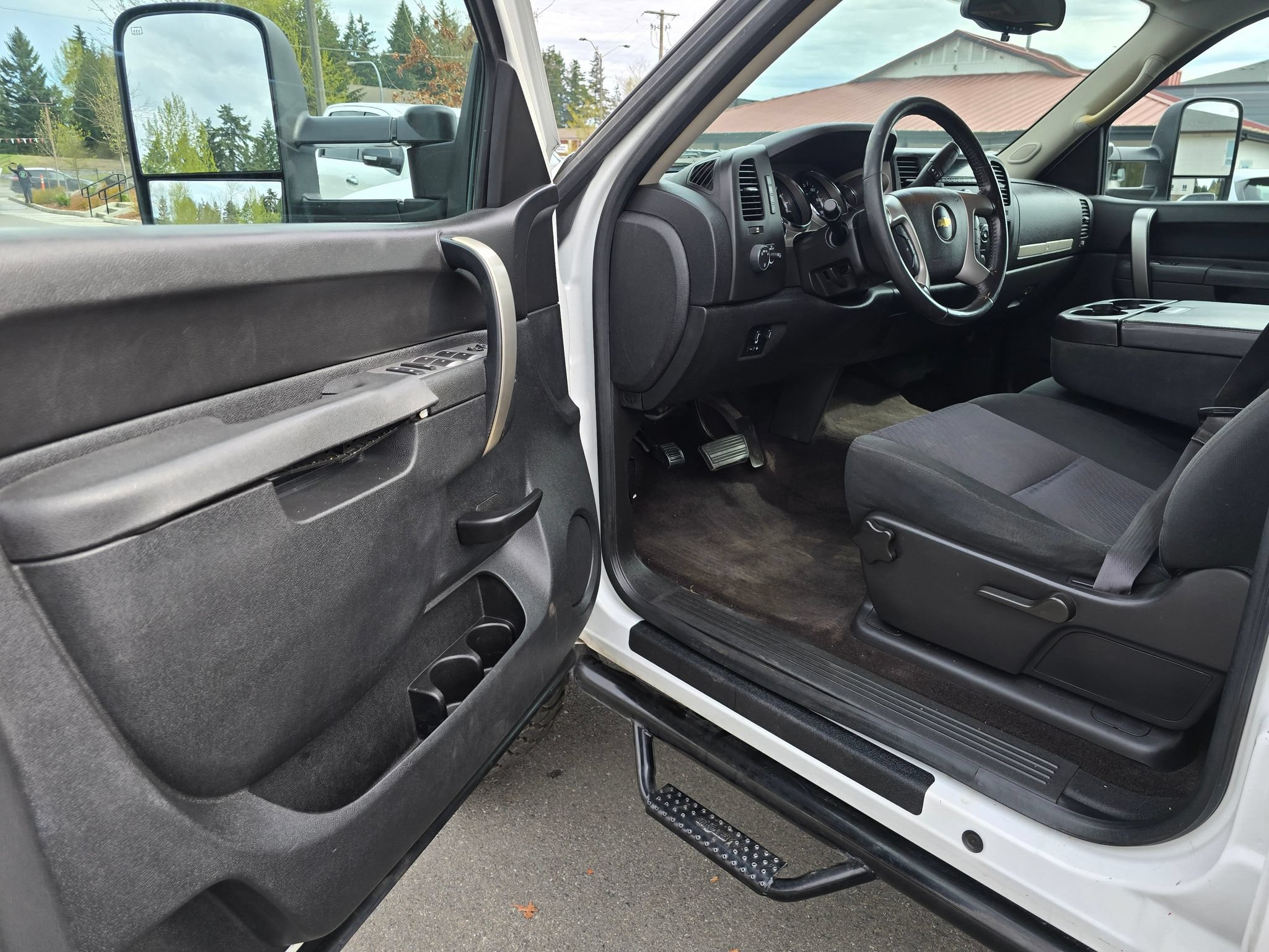 Used 2014 Chevrolet Silverado 2500 LT AWD/4WD image 24