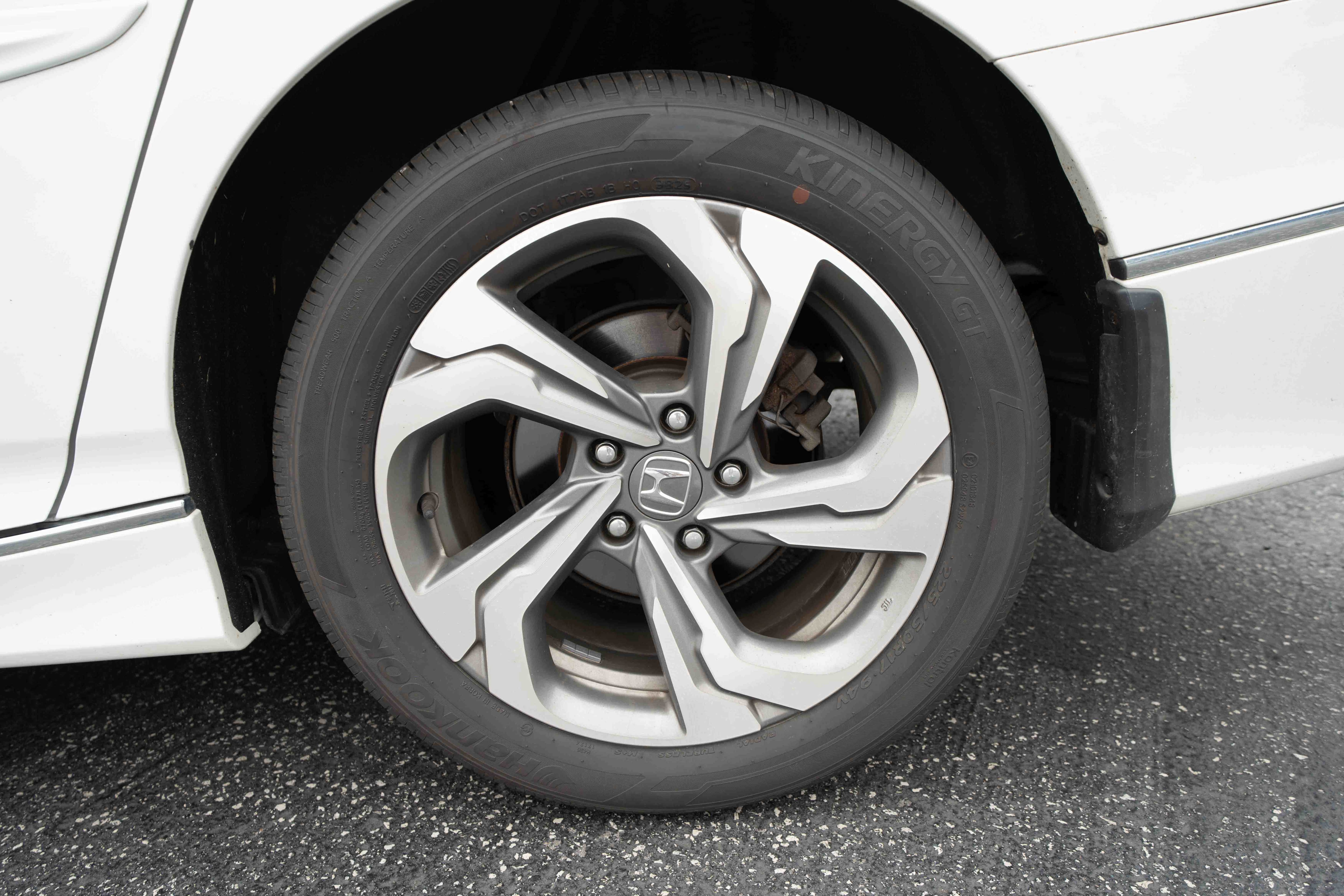 Used 2020 Honda Accord EX image 28