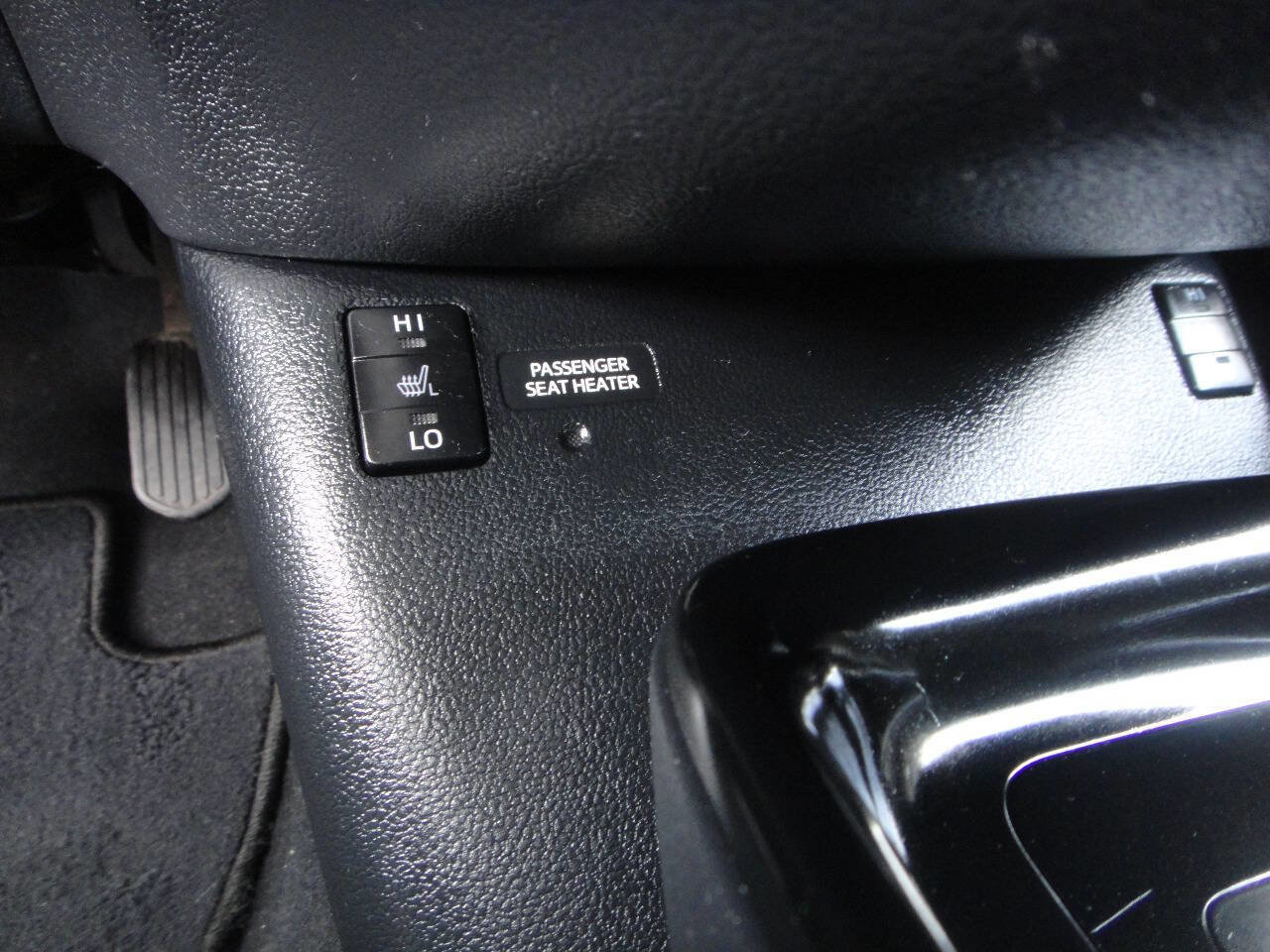 Used 2018 Toyota Prius Prime Advanced w/ Carpet Mat Package image 10