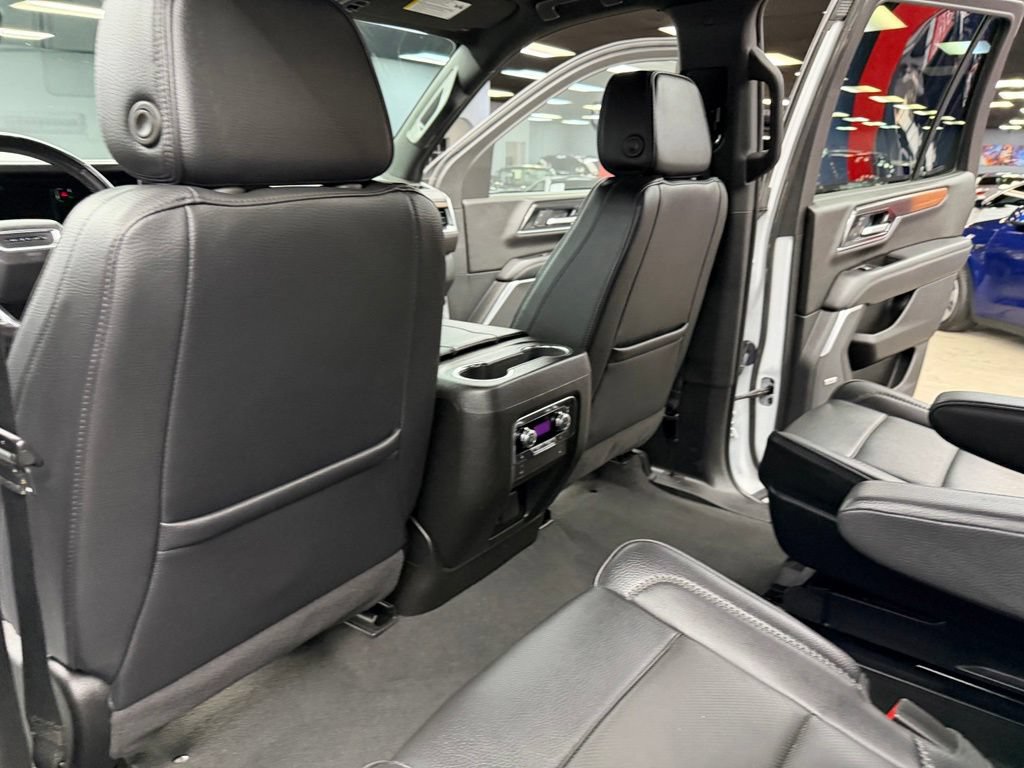 Used 2025 GMC Yukon Denali AWD/4WD image 37