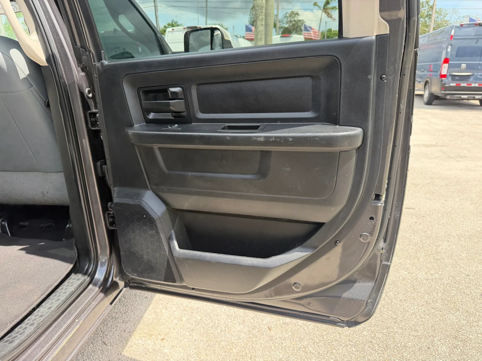 Used 2018 RAM 2500 Tradesman w/ Chrome Appearance Group AWD/4WD image 16