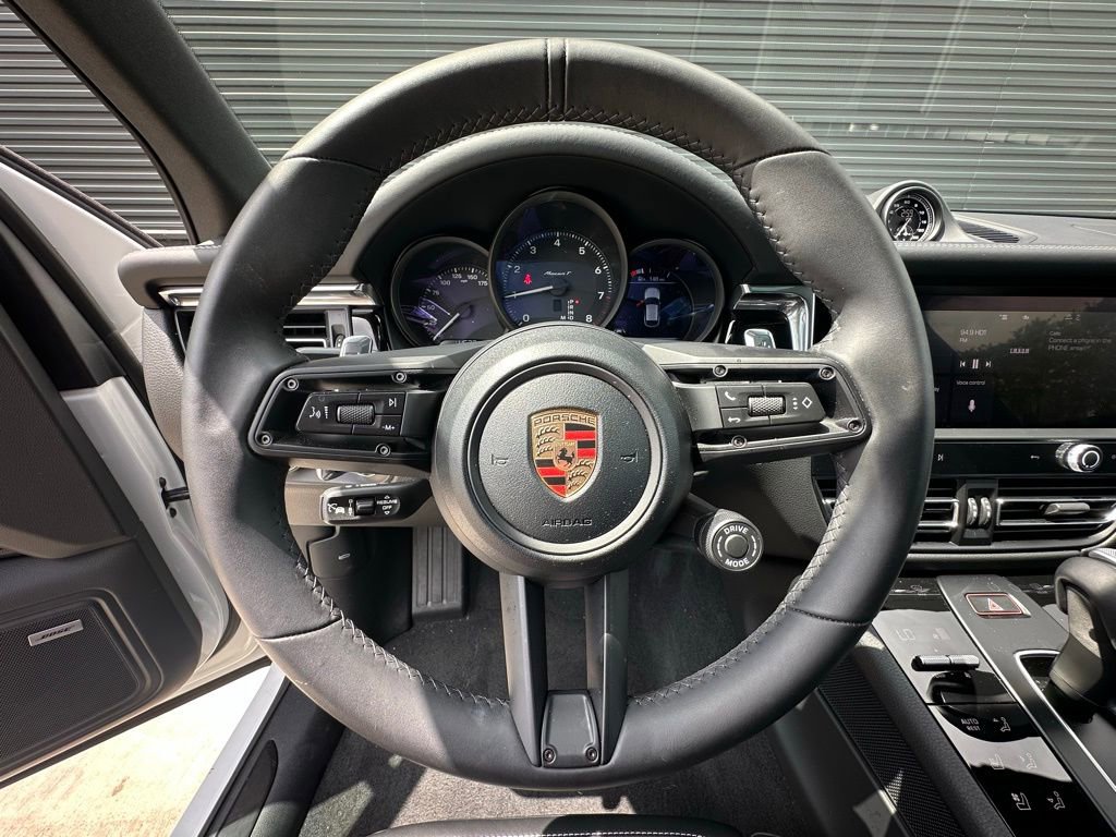 Certified 2026 Porsche Macan Turbo AWD/4WD image 16