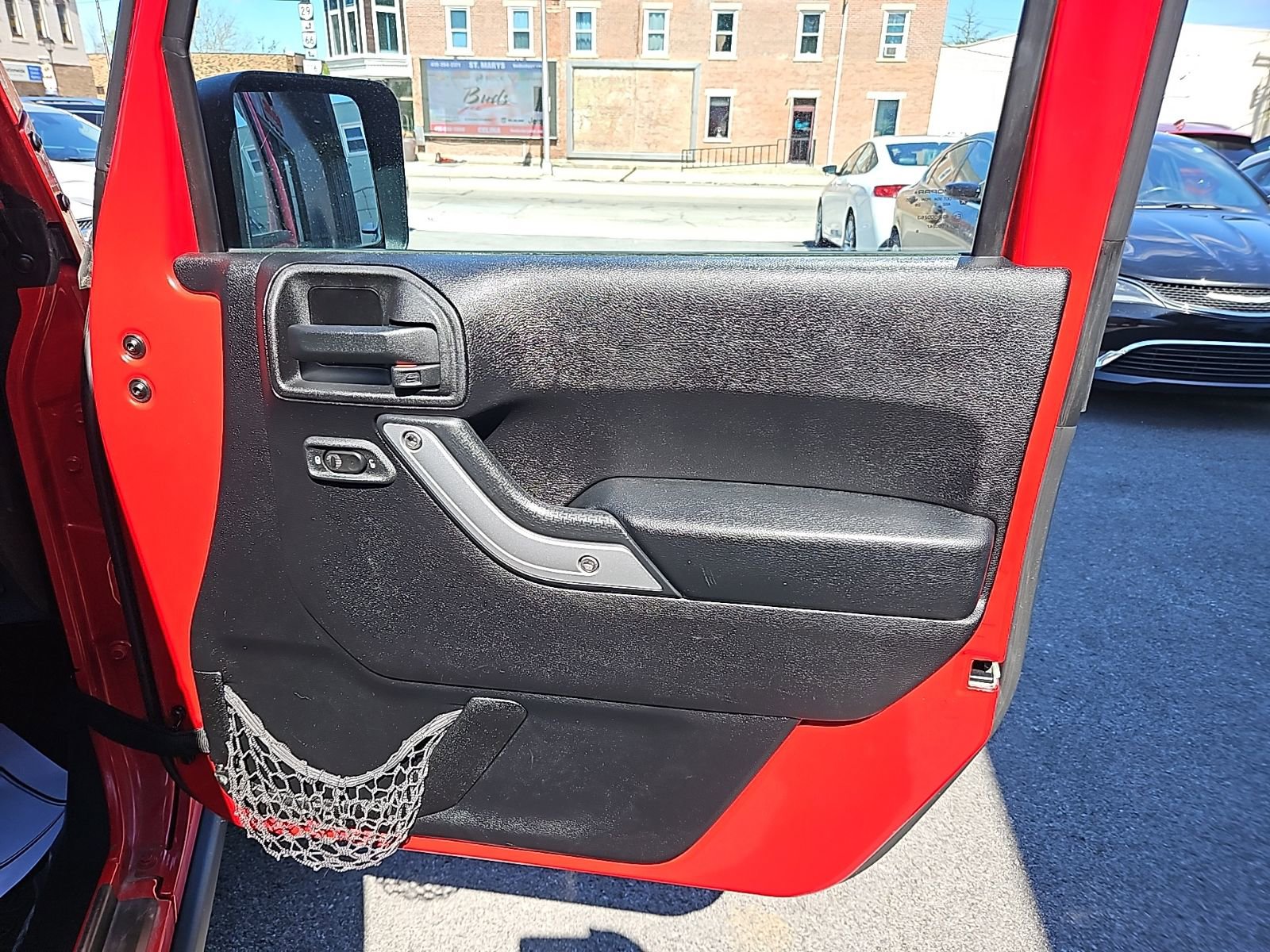 Used 2014 Jeep Wrangler Unlimited Rubicon w/ Connectivity Group AWD/4WD image 26