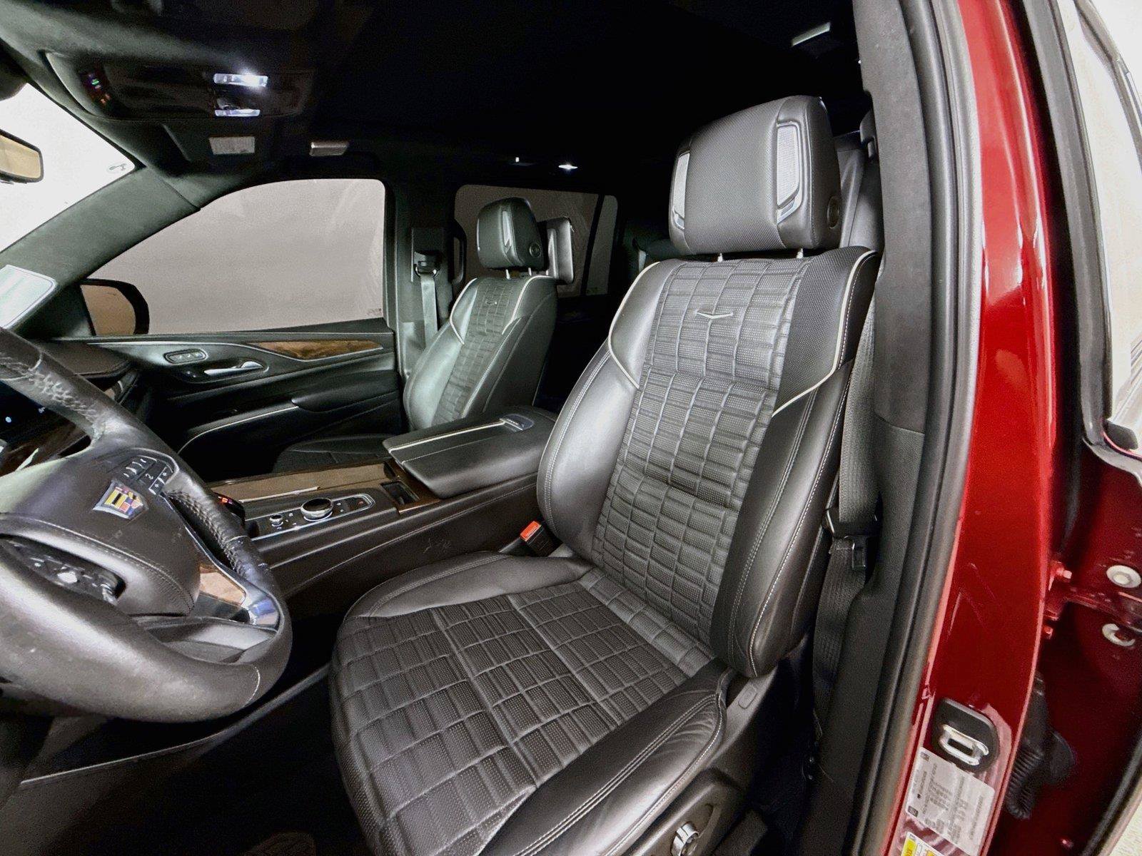 Used 2023 Cadillac Escalade ESV Sport Platinum w/ LPO, ONYX Package AWD/4WD image 11