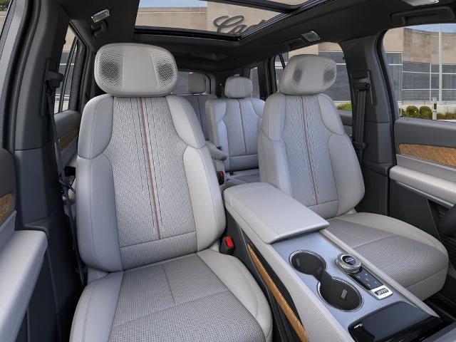 New 2027 Cadillac Vistiq Luxury w/ LPO, Premium Carpet Package AWD/4WD image 16