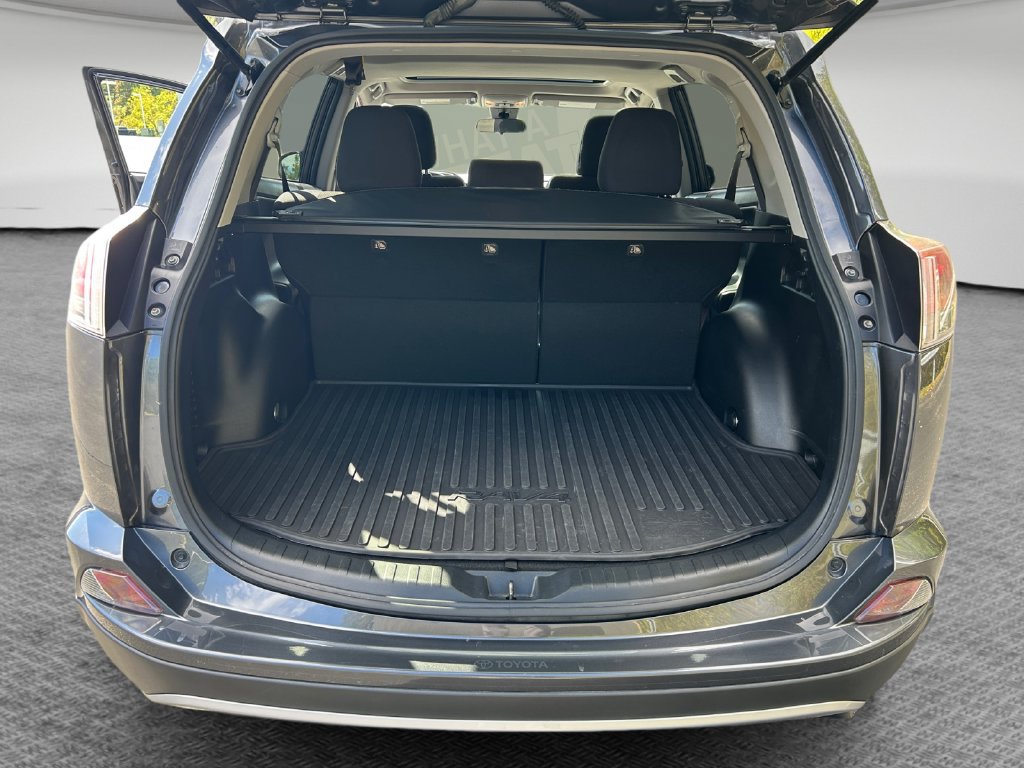 Used 2018 Toyota RAV4 XLE w/ Plus Extra Value Package AWD/4WD image 24