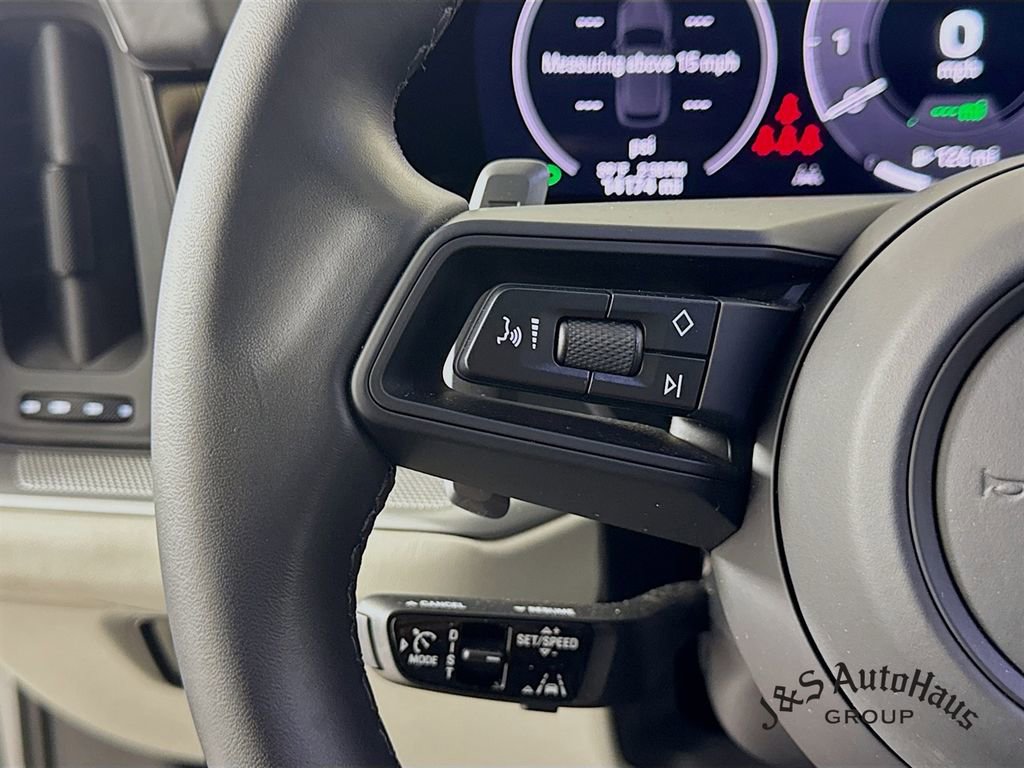 Used 2024 Porsche Cayenne S image 13