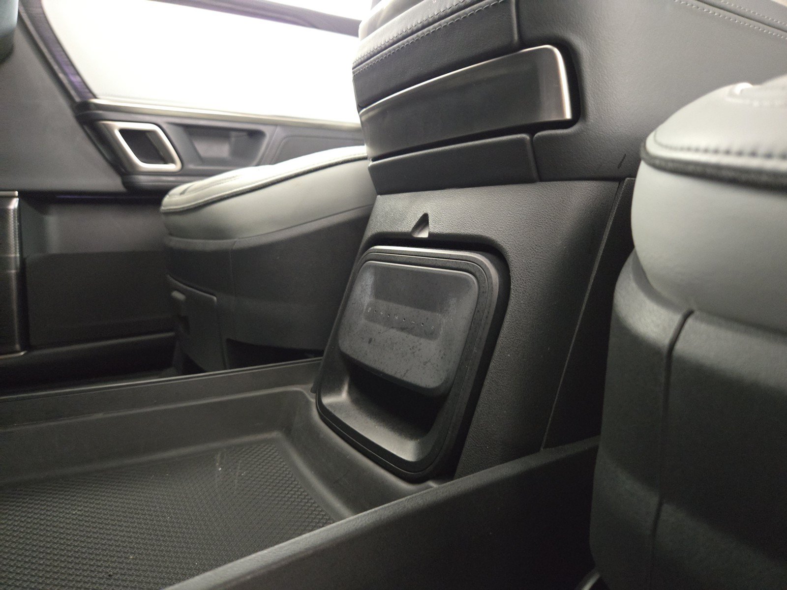 Used 2024 Rivian R1S Adventure AWD/4WD image 33