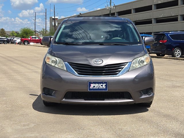 Used 2014 Toyota Sienna LE FWD video 2