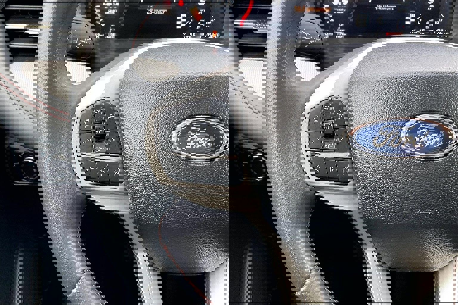 Used 2025 Ford Explorer Active image 17