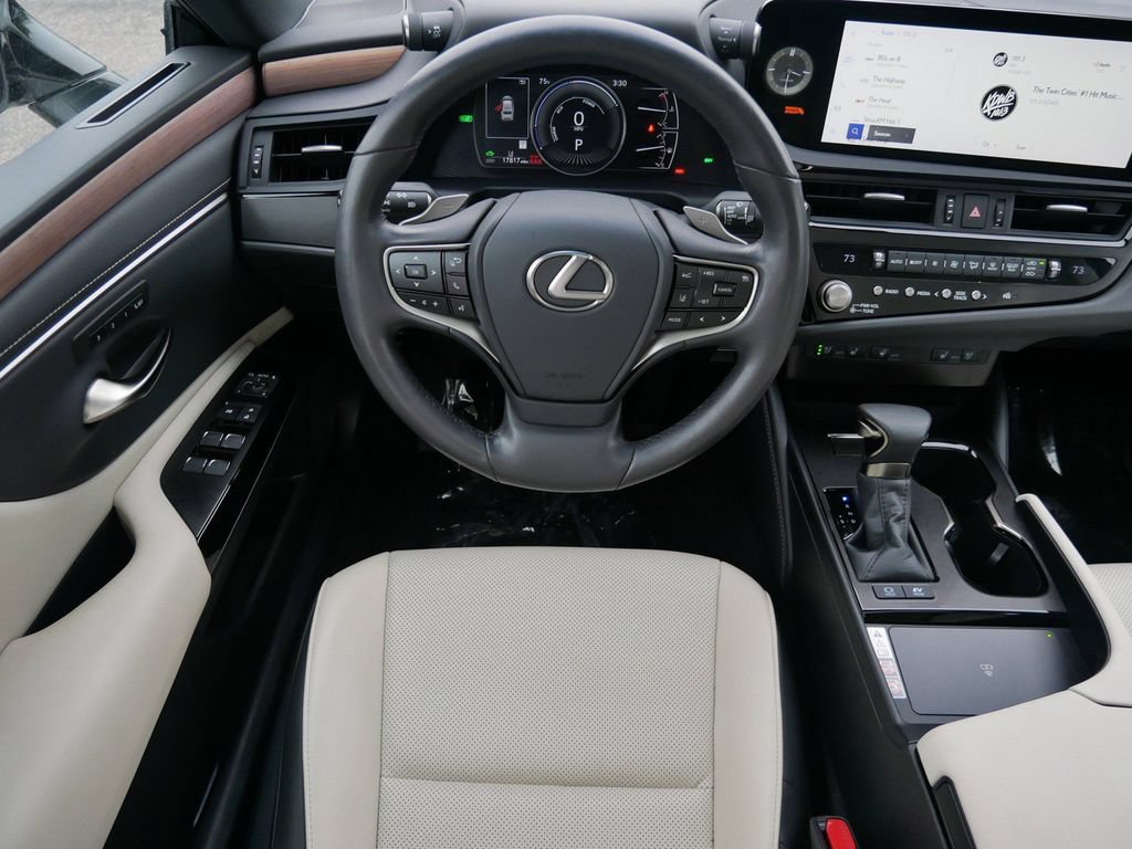 Certified 2024 Lexus ES 300h w/ Premium Package FWD image 13