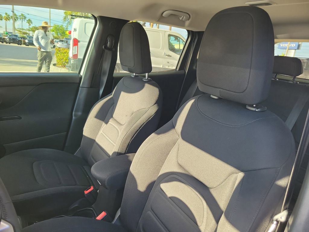 Used 2021 Jeep Renegade Latitude image 21