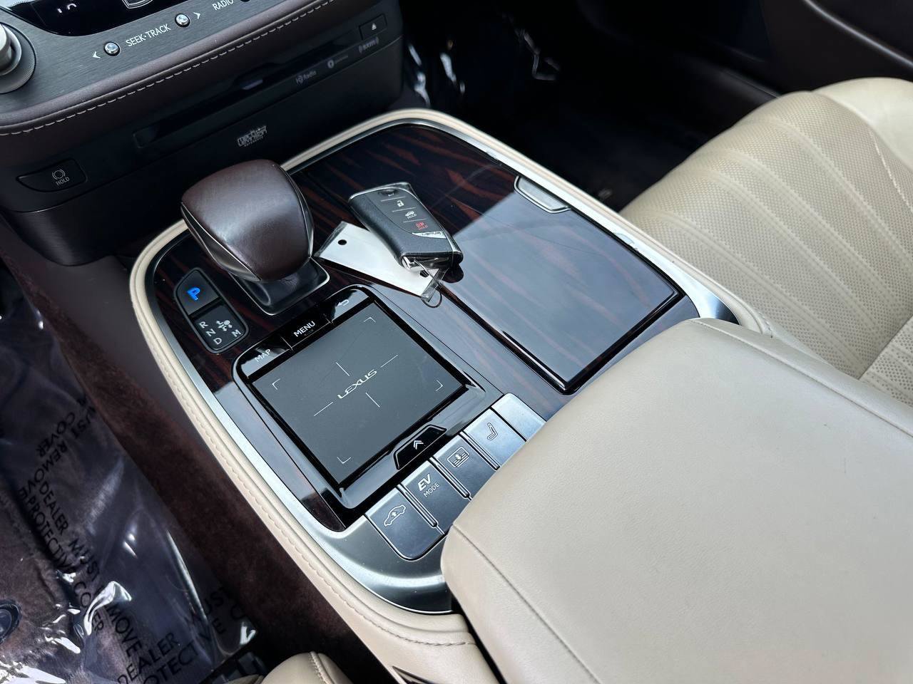Used 2018 Lexus LS 500h AWD w/ Luxury Package image 48