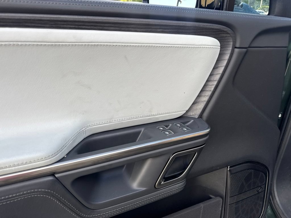 Used 2024 Rivian R1S Adventure AWD/4WD image 13
