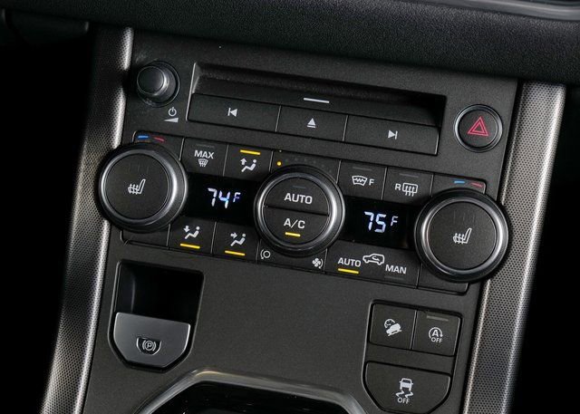 Used 2019 Land Rover Range Rover Evoque SE Premium image 14