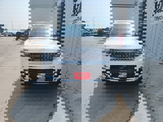 New 2025 Jeep Grand Cherokee L Limited w/ Trailer Tow Package image 8