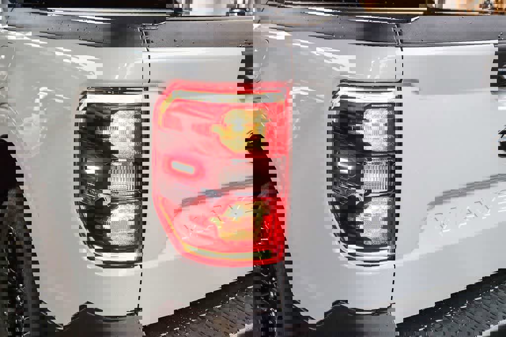 New 2025 Ford Maverick Lariat w/ Black Appearance Package image 9