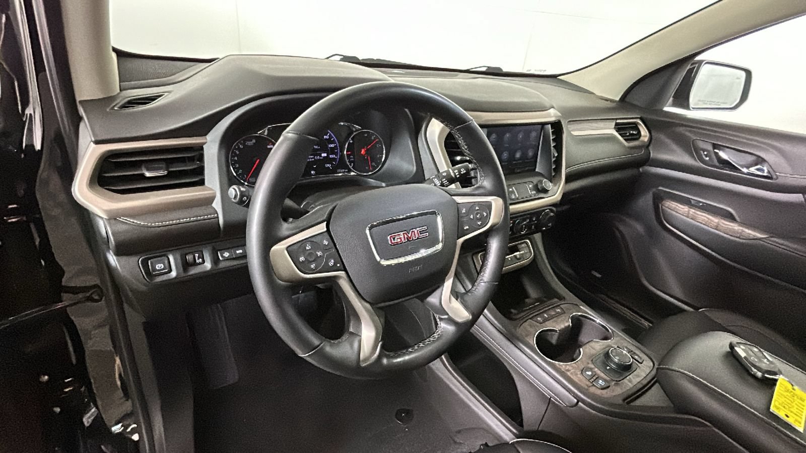 Used 2023 GMC Acadia Denali w/ Black Diamond Edition AWD/4WD image 16
