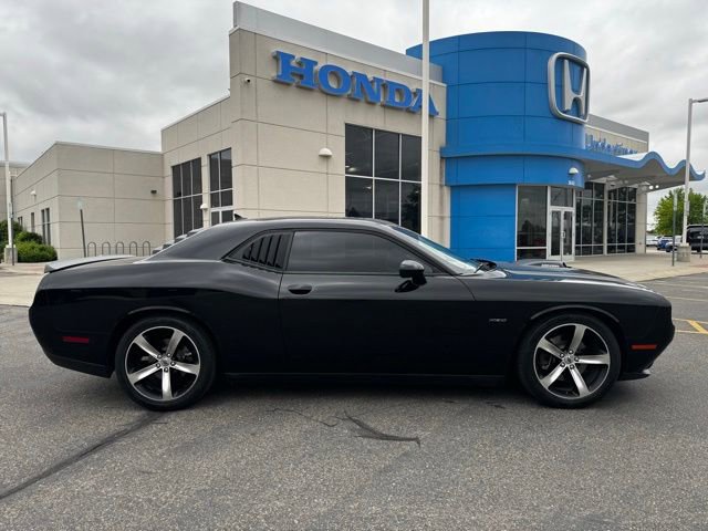 Used 2017 Dodge Challenger R/T RWD image 4