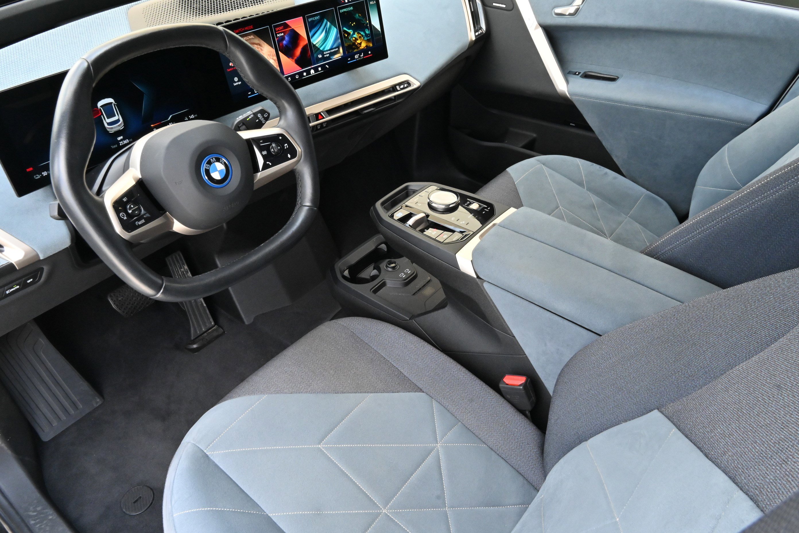 Certified 2024 BMW iX xDrive50 w/ Sport Package AWD/4WD image 14