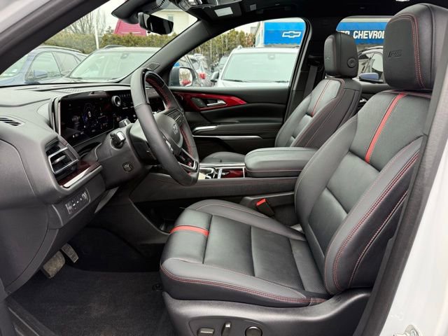 Used 2025 Chevrolet Traverse RS image 19