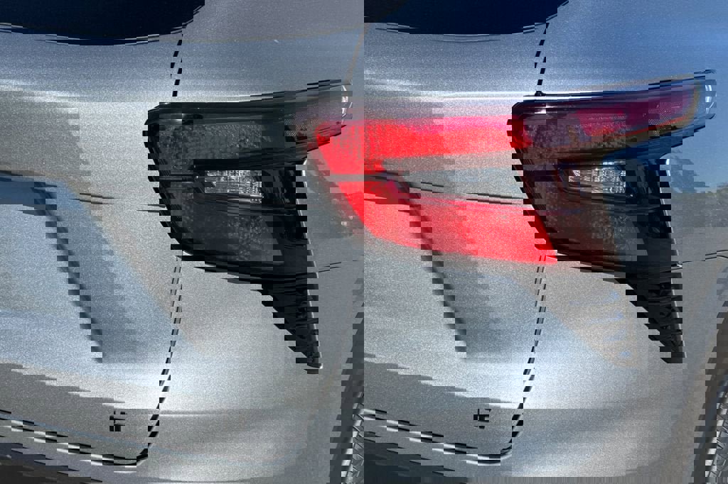 New 2026 Chevrolet Trax LT w/ Sunroof Package image 26