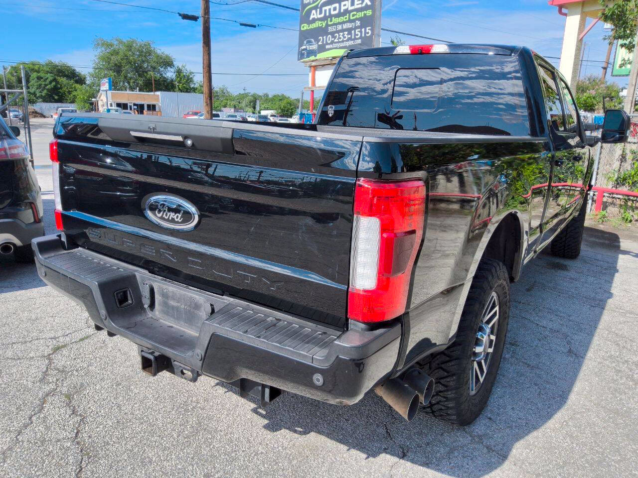 Used 2018 Ford F250 Lariat w/ Lariat Ultimate Package AWD/4WD image 3