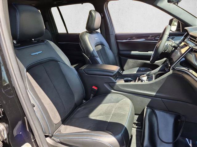 Used 2023 Jeep Grand Cherokee Trailhawk w/ Luxury Tech Group III AWD/4WD image 22