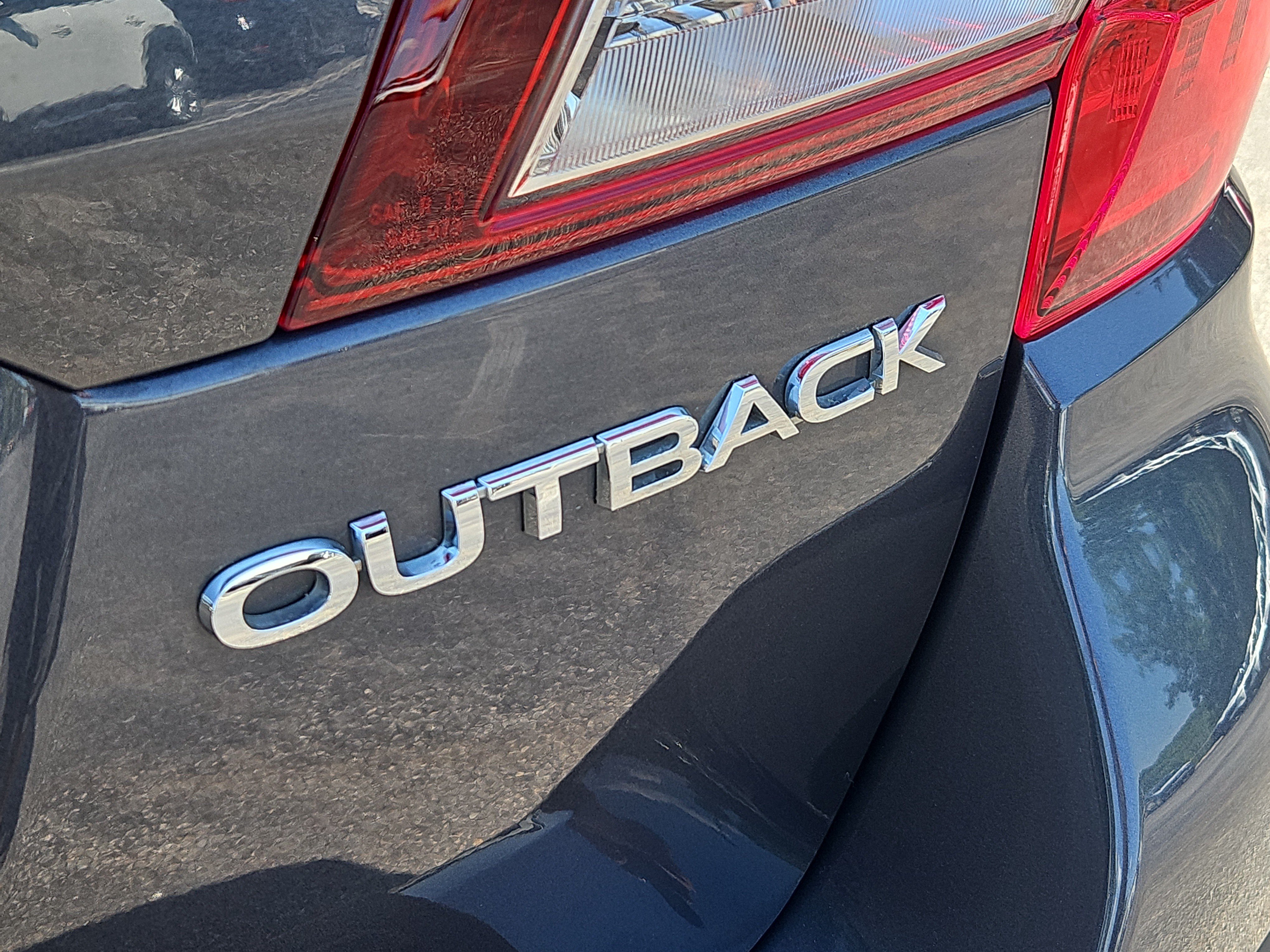 Used 2019 Subaru Outback 2.5i Limited AWD/4WD image 5