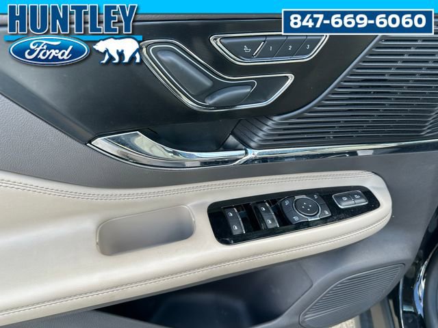 Used 2022 Lincoln Corsair AWD w/ Premium Package image 23