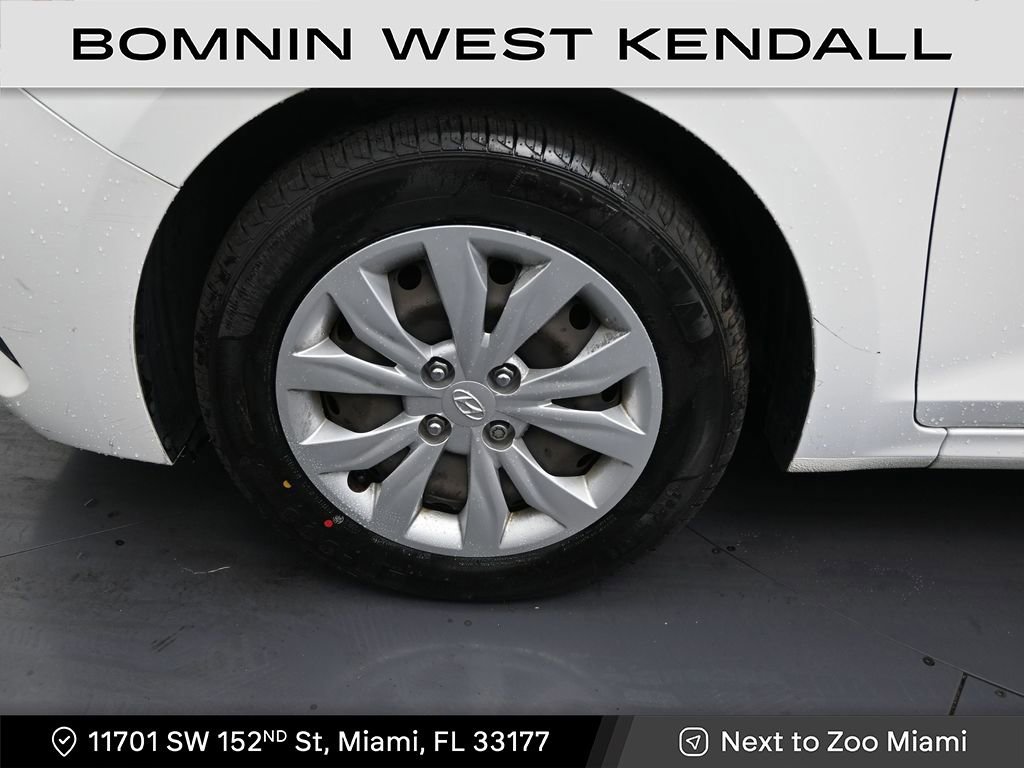 Used 2022 Hyundai Accent SE image 9