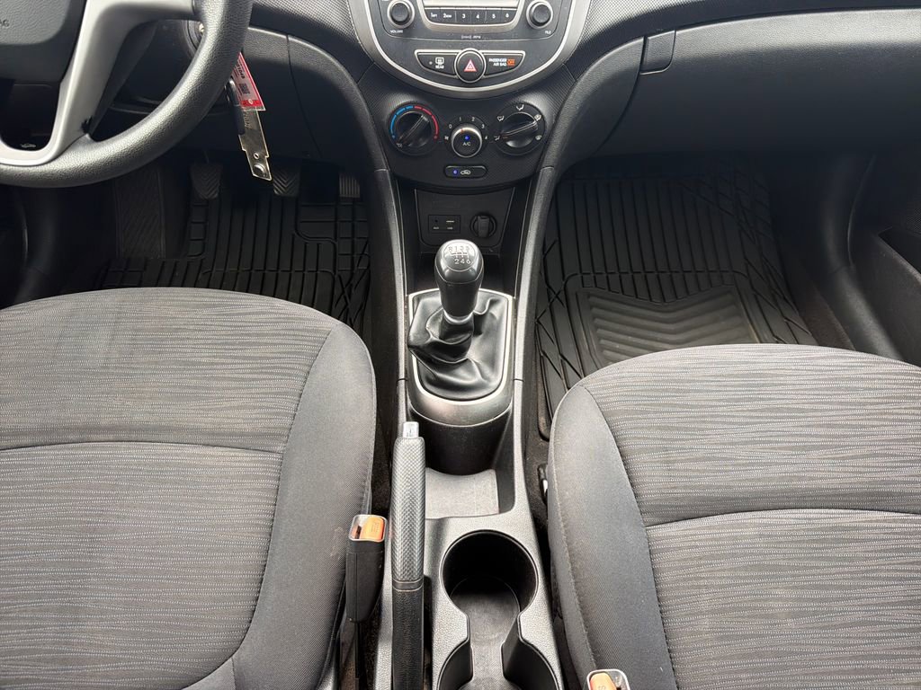 Used 2017 Hyundai Accent SE FWD image 14