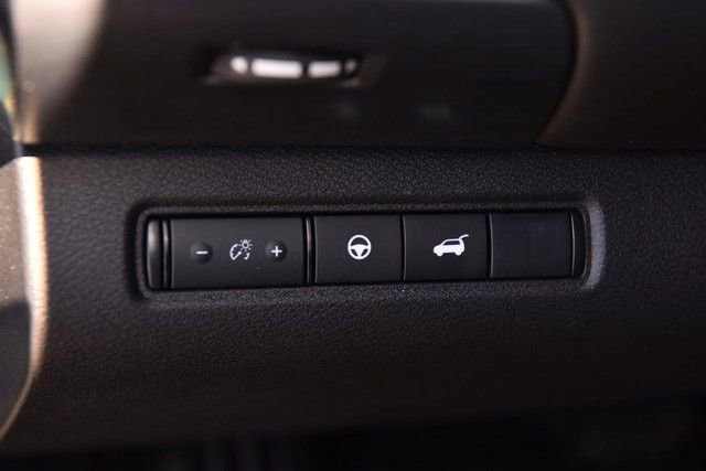 Certified 2025 Nissan Pathfinder SL w/ SL Premium Package image 11