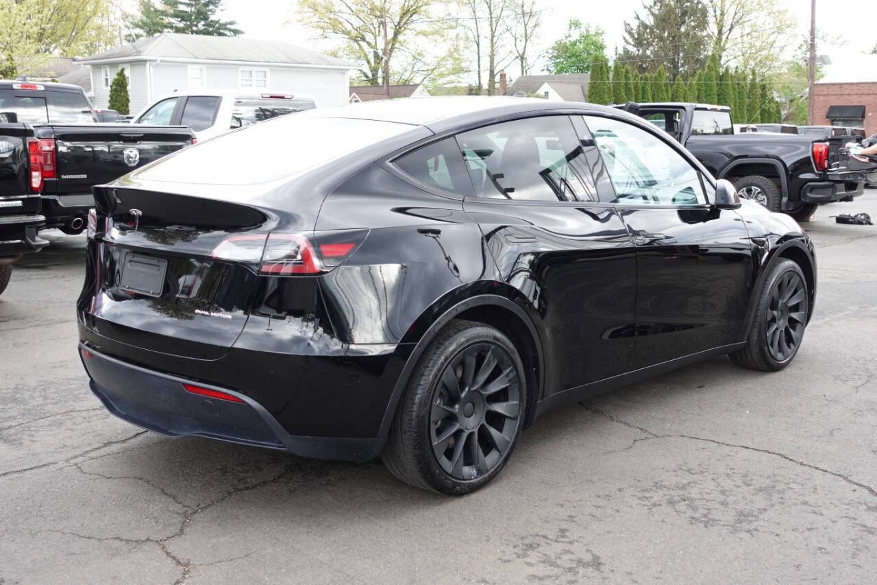 Used 2024 Tesla Model Y Long Range image 3