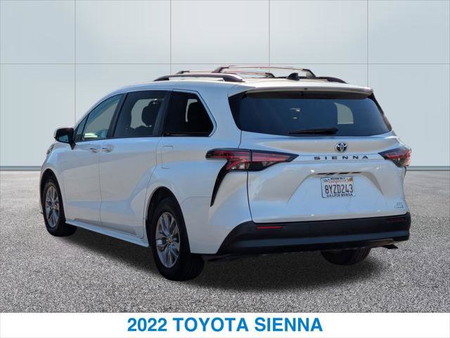 Used 2022 Toyota Sienna XLE image 9