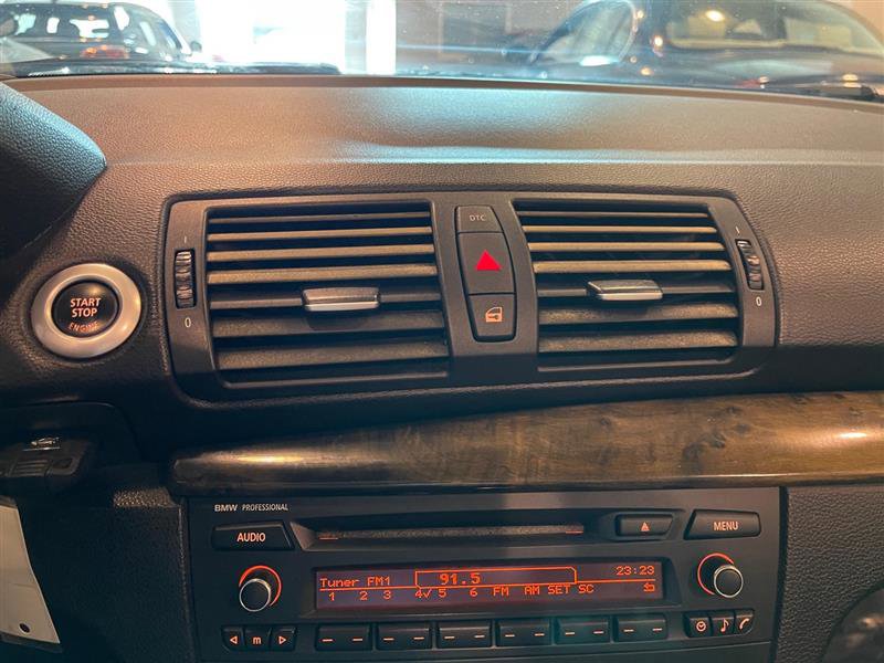 Used 2009 BMW 135i Convertible image 15