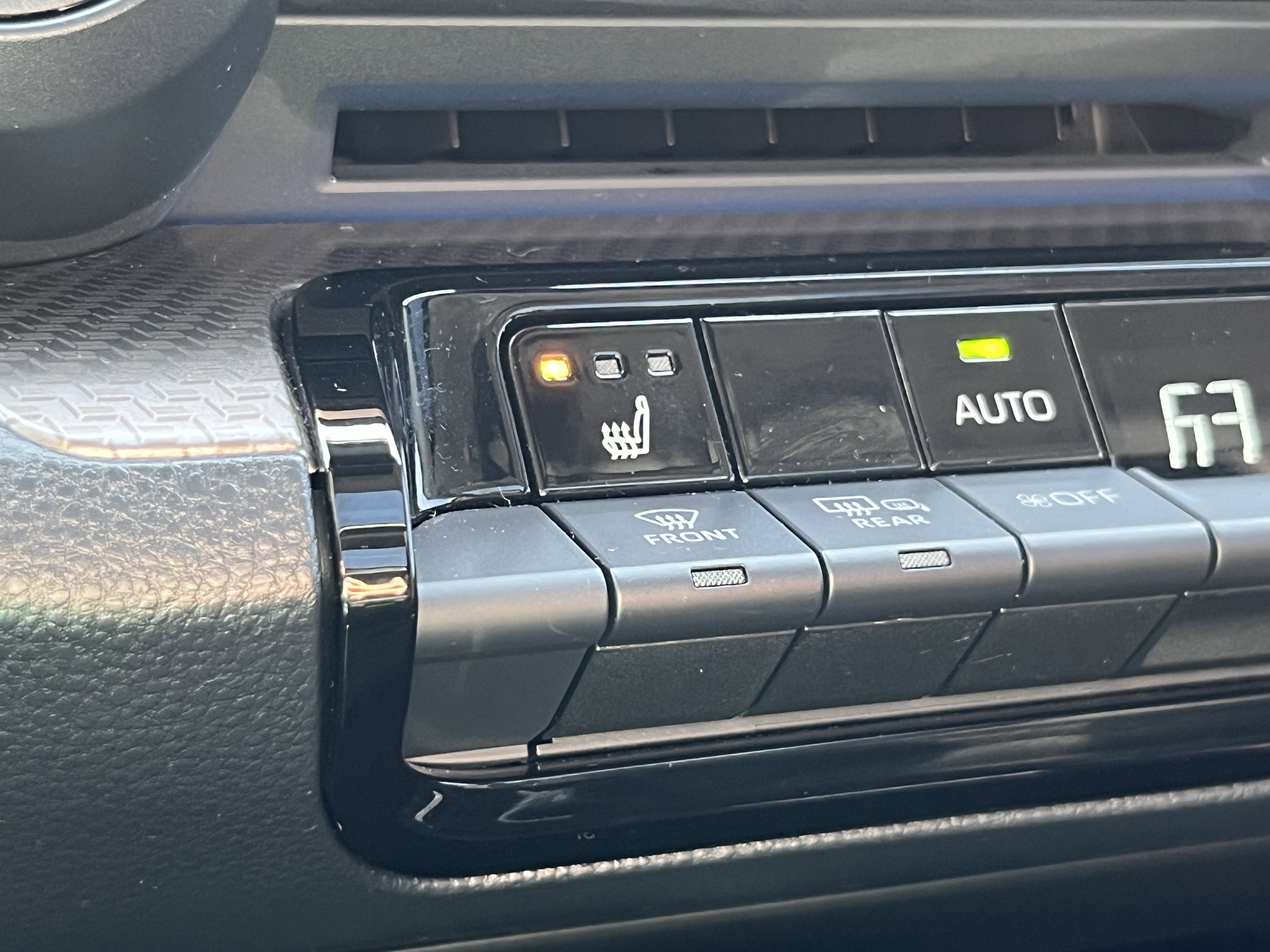 Used 2024 Toyota Prius XLE image 30