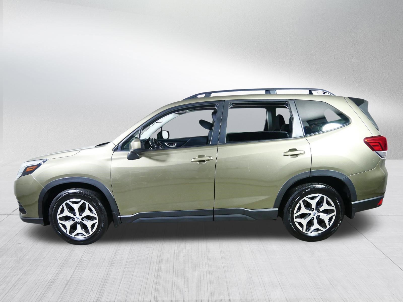 Used 2024 Subaru Forester Premium AWD/4WD image 4