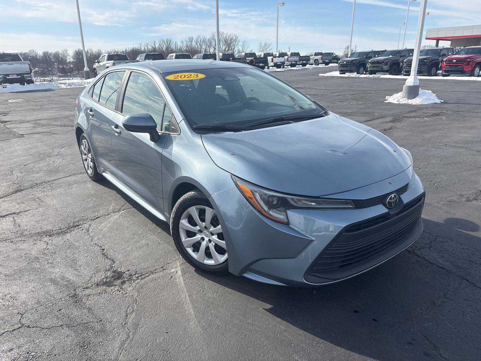 Used 2023 Toyota Corolla LE FWD image 2
