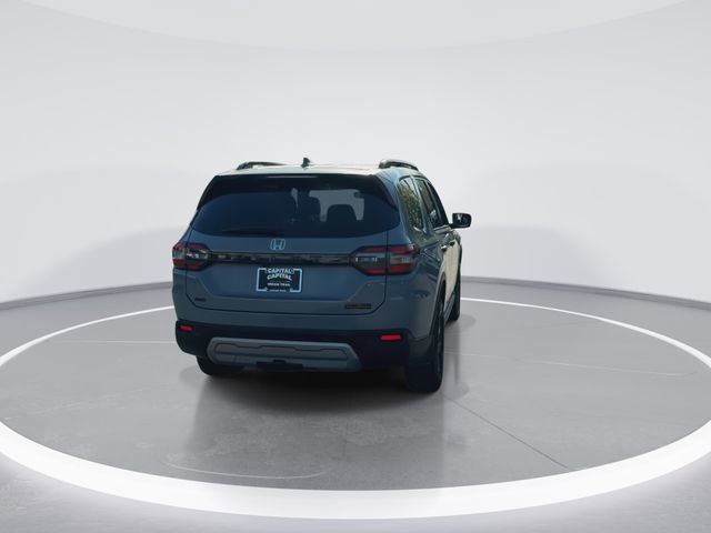 Used 2025 Honda Pilot TrailSport image 8