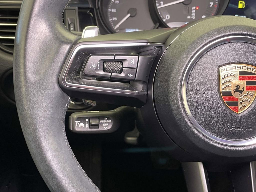 Certified 2022 Porsche Macan image 40