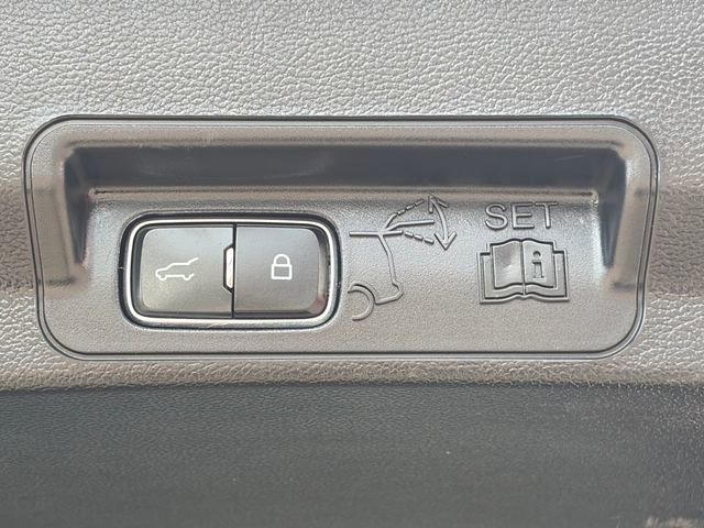 Used 2023 Ford Explorer XLT w/ Equipment Group 202A AWD/4WD image 43
