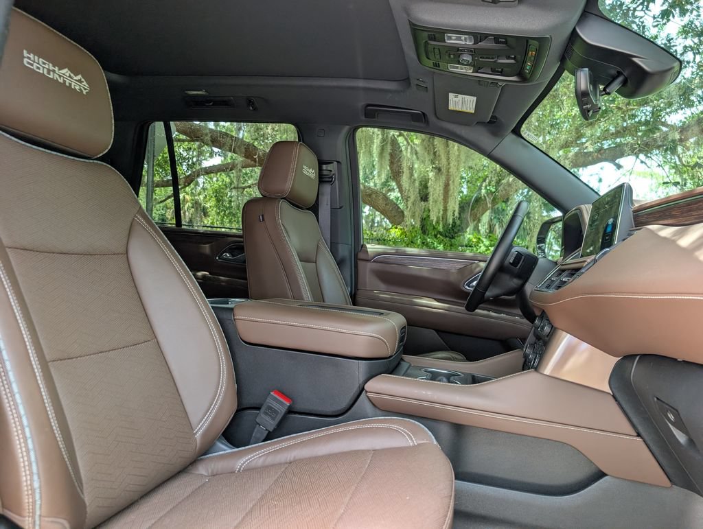 Used 2024 Chevrolet Tahoe High Country AWD/4WD image 21