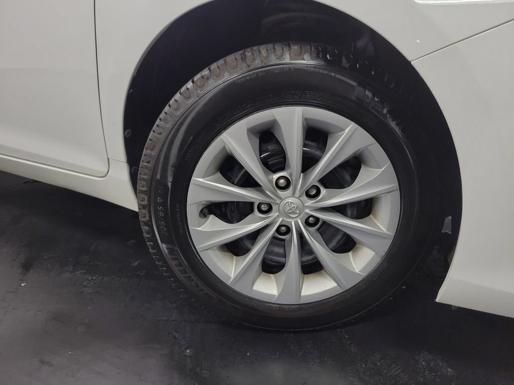 Used 2016 Toyota Camry LE FWD image 10