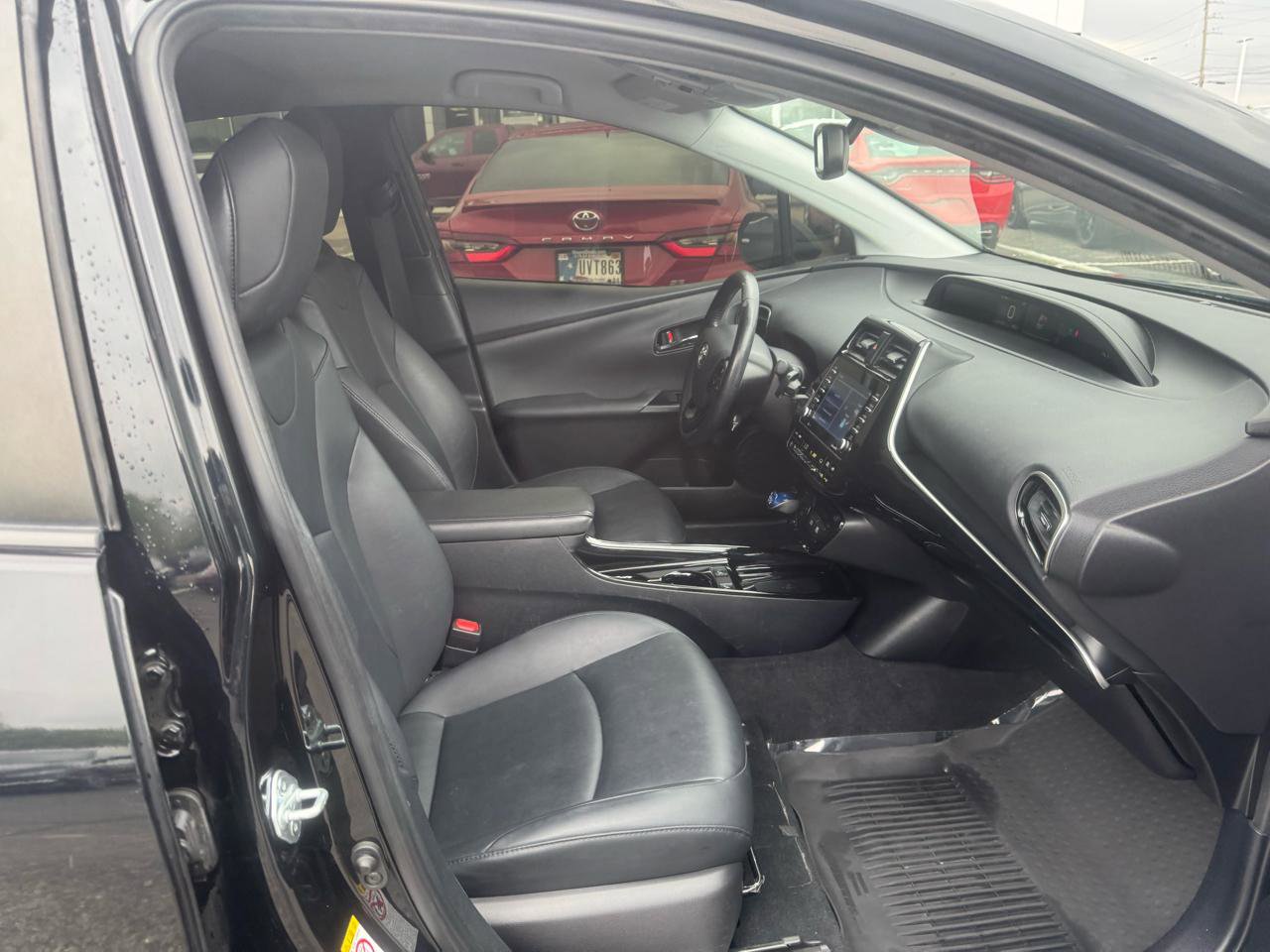 Used 2022 Toyota Prius XLE FWD image 17