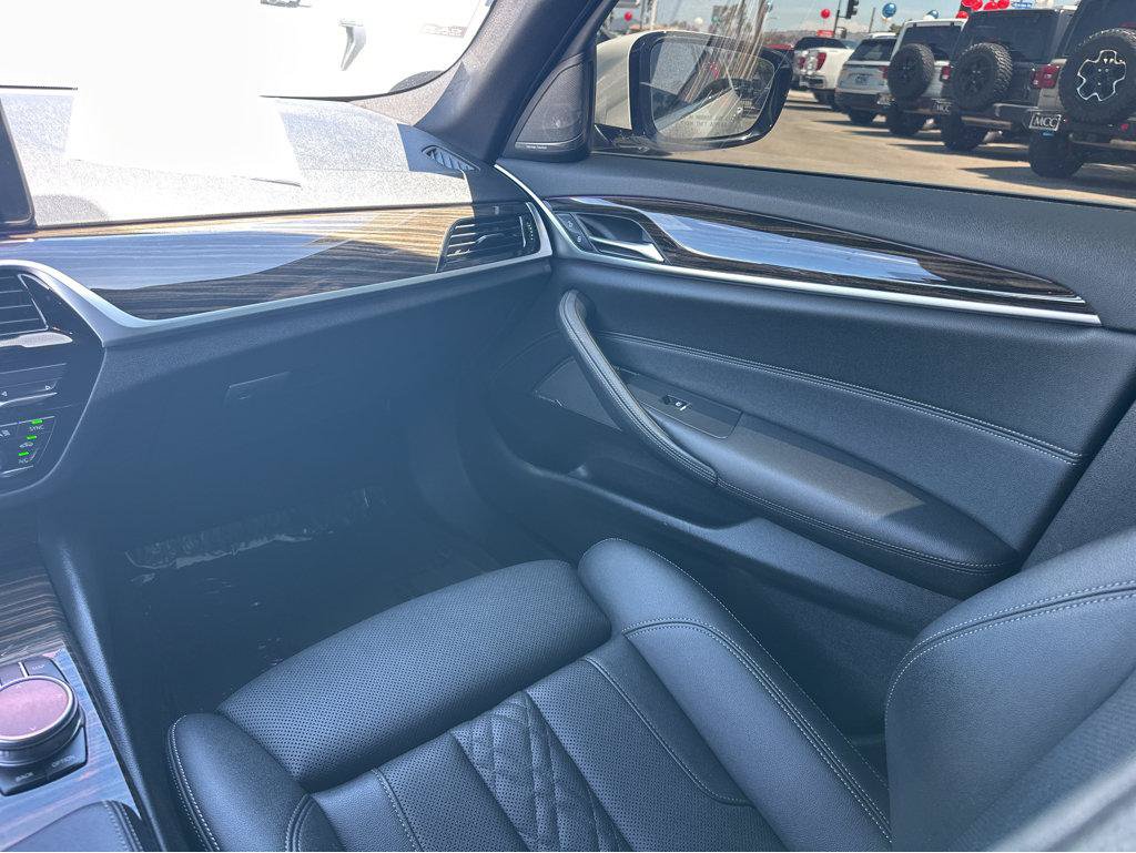 Used 2023 BMW 530e RWD image 18