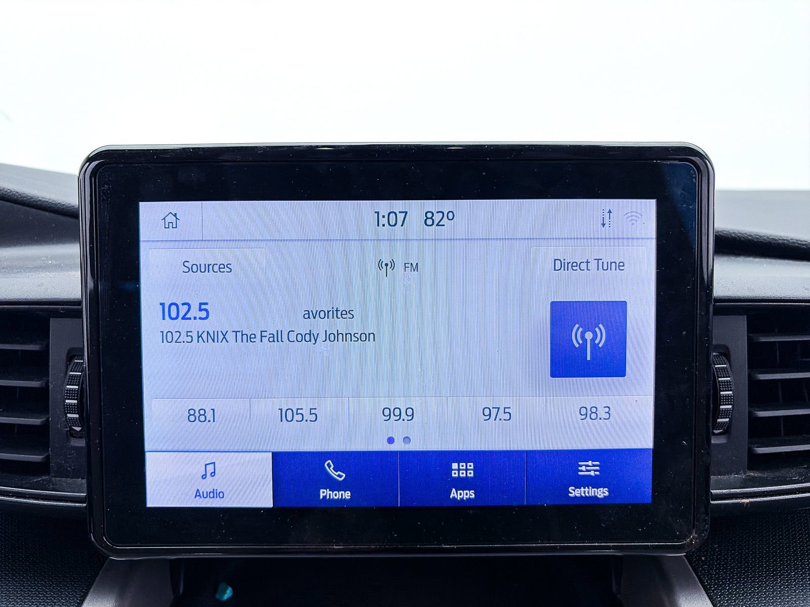Used 2021 Ford Explorer 2WD image 3